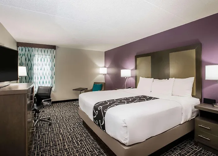 La Quinta Inn By Wyndham Davenport & Conference Center