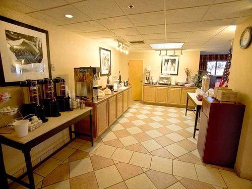La Quinta By Wyndham & Conference Center Hotel